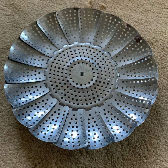 Stainless Steel Vegetable Steamer - Picture 2 of 4